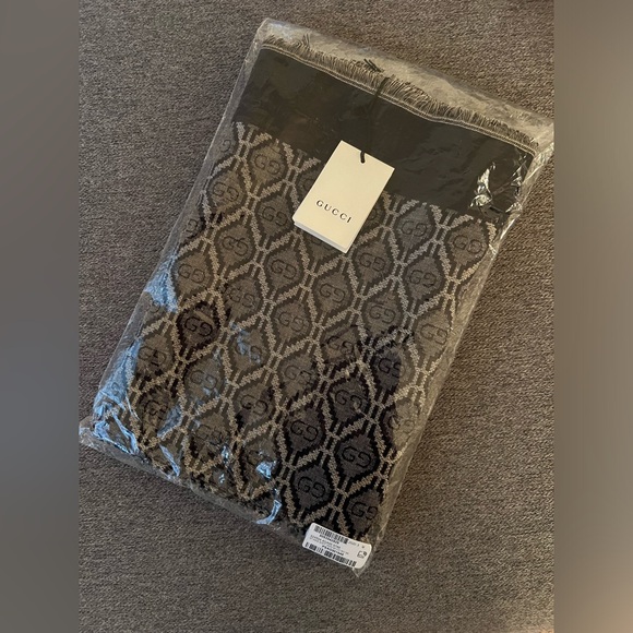 New Gucci GG monogram Fringed Logo-Jacquard Cotton Wool Silk-Blend Scarf - Picture 10 of 11